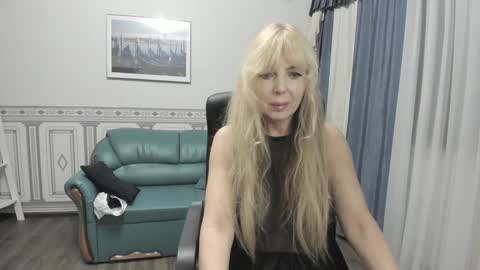 Anna Ditrih online show from 01-04-25, 04:43