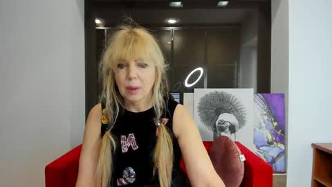 Anna Ditrih online show from 03-22-26, 06:39