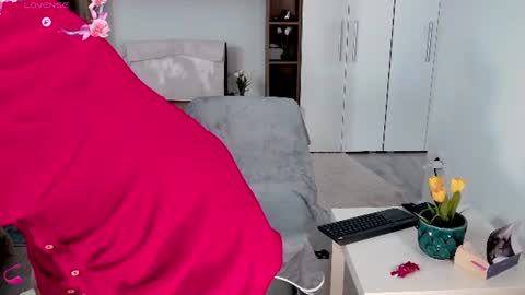 Anna online show from 06-26-26, 12:20