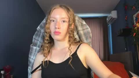 Snapshot of anna_kare chatting on 06-14-26, 01:46 Anna online show from 06-14-26, 01:46