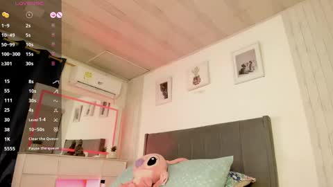 Snapshot of anna_mayers chatting on 06-01-26, 01:18 anna online show from 06-01-26, 01:18