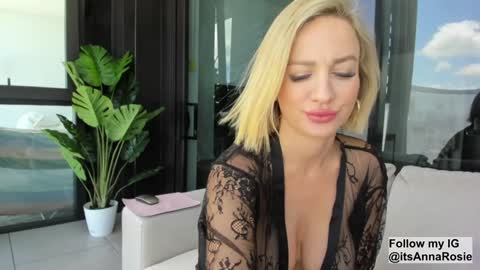 Snapshot of anna_royale chatting on 01-20-25, 02:22 Anna online show from 01-20-25, 02:22