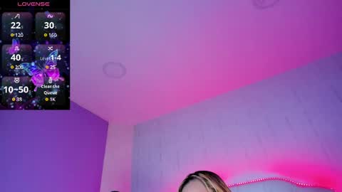 Snapshot of anna_stonne__ chatting on 02-20-25, 02:29 Anna online show from 02-20-25, 02:29