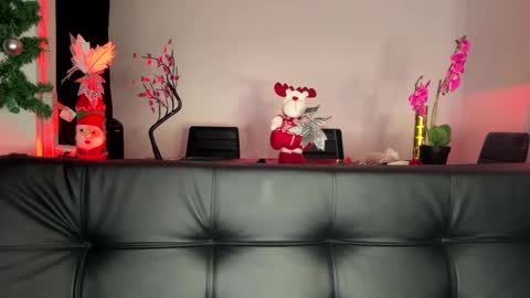 Snapshot of annaa__ chatting on 12-25-24, 12:59 annaa__ online show from 12-25-24, 12:59