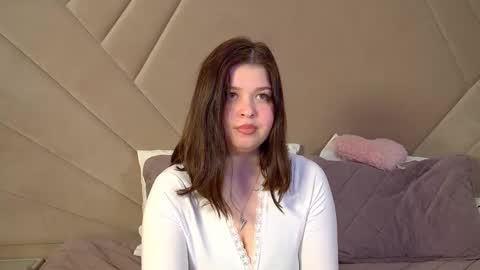 AnnaBanksy online show from 04-20-26, 04:48