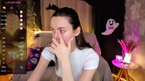 Snapshot of annacooleman_ chatting on 10-30-25, 02:13 Anna online show from 10-30-25, 02:13