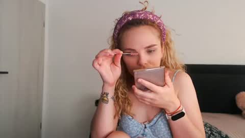annaevv online show from 06-25-26, 05:12