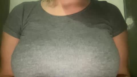 Snapshot of annagal18 chatting on 03-08-26, 02:04 annagal18 online show from 03-08-26, 02:04