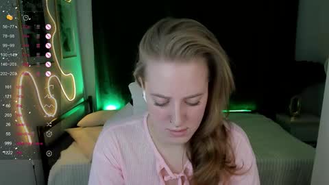 annagrees1 online show from 12-15-25, 02:32