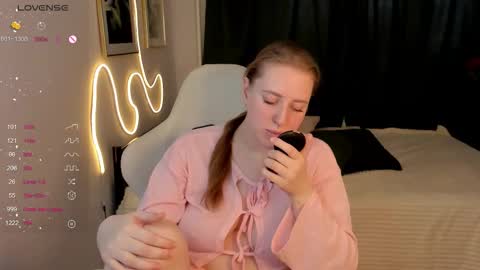 annagrees1 online show from 02-20-26, 06:26