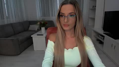 annaise  online show from 11-09-25, 12:14