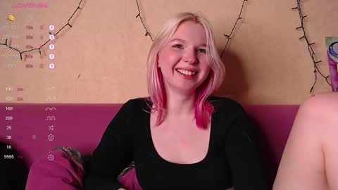 Snapshot of annamilky chatting on 10-28-25, 08:22 annamilky online show from 10-28-25, 08:22