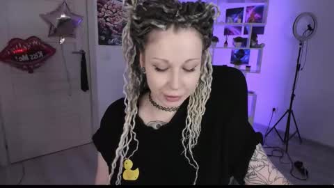 Snapshot of annanebula chatting on 09-25-25, 04:11 Anna online show from 09-25-25, 04:11