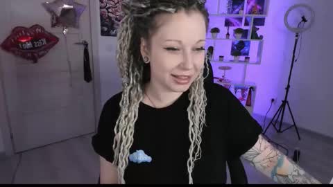 Snapshot of annanebula chatting on 10-10-25, 06:18 Anna online show from 10-10-25, 06:18