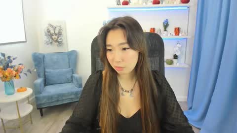 Anna online show from 10-26-25, 11:27