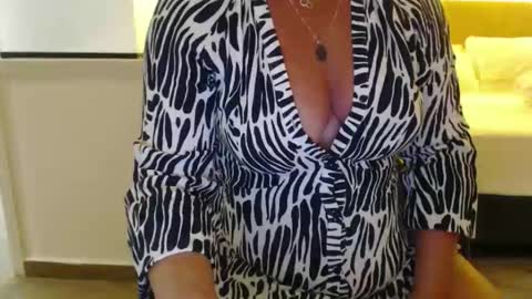 Snapshot of annastasiauk1982 chatting on 09-12-25, 05:57 Annastasia hotwife to cuckold husband online show from 09-12-25, 05:57