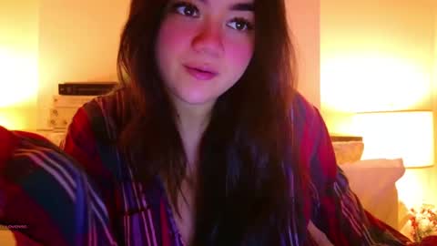 Snapshot of annatigarr chatting on 01-05-25, 08:00 meow online show from 01-05-25, 08:00