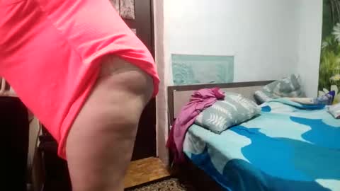 Snapshot of annaxgoldx chatting on 11-04-25, 10:47 AnnaxGoldX online show from 11-04-25, 10:47