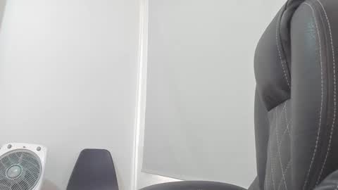 Snapshot of anndyhardy11 chatting on 01-14-25, 01:06 Anndy Hardy online show from 01-14-25, 01:06