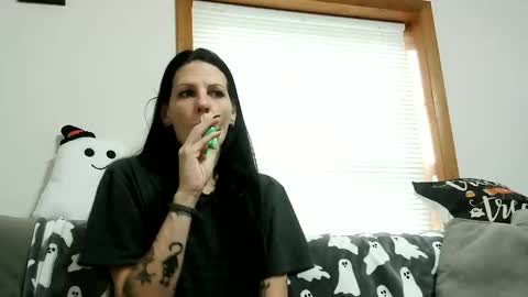 Snapshot of anne12369 chatting on 09-21-25, 01:24 anne online show from 09-21-25, 01:24