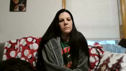 Snapshot of anne12369 chatting on 12-17-25, 01:17 anne online show from 12-17-25, 01:17