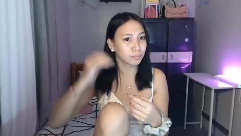 Snapshot of anne_chanelx chatting on 05-11-26, 04:04 anne_chanelx online show from 05-11-26, 04:04