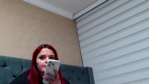 Snapshot of anne_julienne chatting on 09-17-25, 12:34 online show from 09-17-25, 12:34
