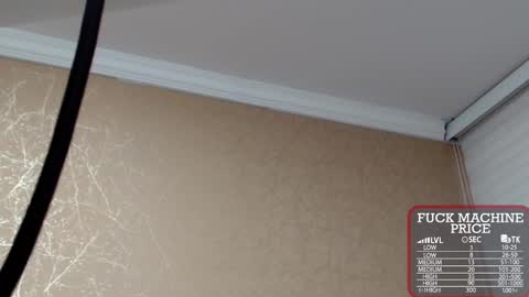 Snapshot of anne_julienne chatting on 10-17-25, 10:34 online show from 10-17-25, 10:34