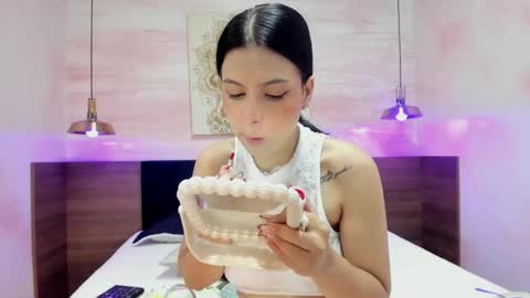 Anne online show from 09-09-25, 03:06