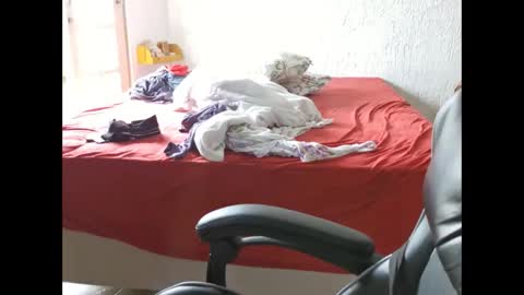 Snapshot of anneeeee8 chatting on 01-17-25, 03:53 Anne online show from 01-17-25, 03:53