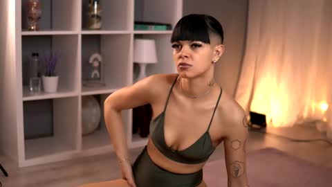 Snapshot of annefaris chatting on 02-27-26, 06:02 Anne online show from 02-27-26, 06:02