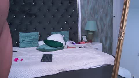 Snapshot of annehove chatting on 12-07-24, 11:34 Anne online show from 12-07-24, 11:34