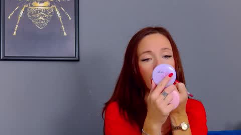 Snapshot of annehove chatting on 10-13-25, 05:29 Anne online show from 10-13-25, 05:29