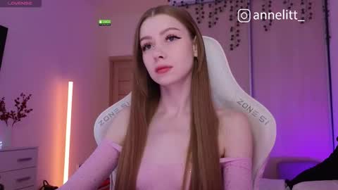 Snapshot of annelitt chatting on 12-16-25, 08:14 annelitt online show from 12-16-25, 08:14