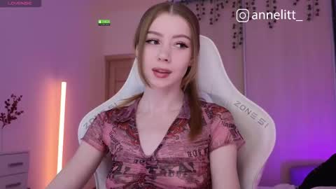 Snapshot of annelitt chatting on 12-17-25, 10:16 annelitt online show from 12-17-25, 10:16