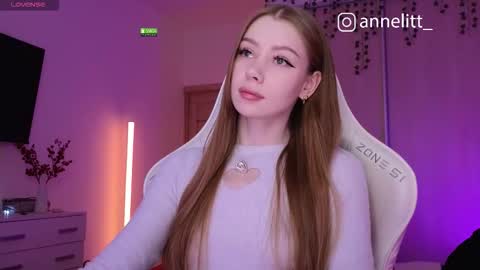 Snapshot of annelitt chatting on 12-22-25, 08:28 annelitt online show from 12-22-25, 08:28