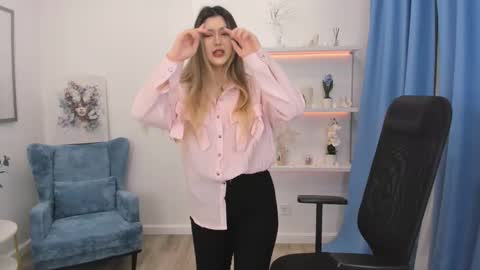 annetli online show from 10-15-25, 03:39