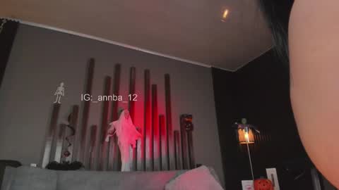 annie_barozzi online show from 10-23-25, 05:55