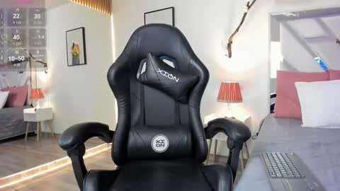 Snapshot of annie_bell__ chatting on 09-25-25, 01:26 Annie online show from 09-25-25, 01:26