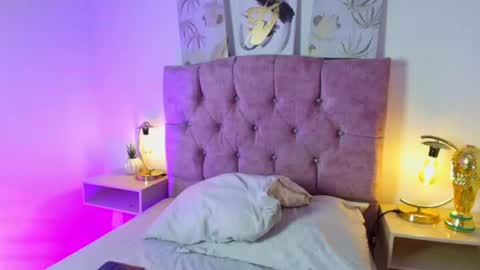 Annie Bonnie   online show from 06-22-26, 12:02
