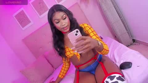 Snapshot of annie_dolce_ chatting on 10-21-25, 11:49 annie_dolce_ online show from 10-21-25, 11:49