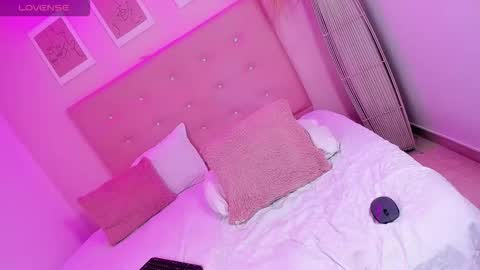 Snapshot of annie_dolce_ chatting on 02-07-26, 02:04 annie_dolce_ online show from 02-07-26, 02:04