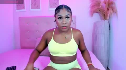 annie_dolce_ online show from 06-11-26, 01:09