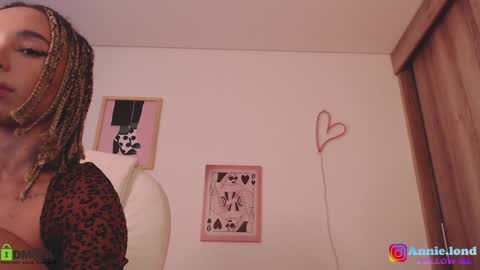 Snapshot of annie_es chatting on 12-20-24, 03:00 Annie online show from 12-20-24, 03:00