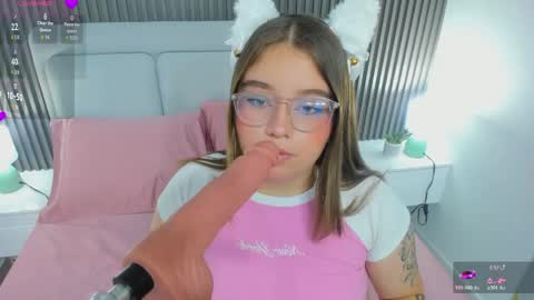 Snapshot of annie_grosee chatting on 04-01-26, 08:06 Annie online show from 04-01-26, 08:06