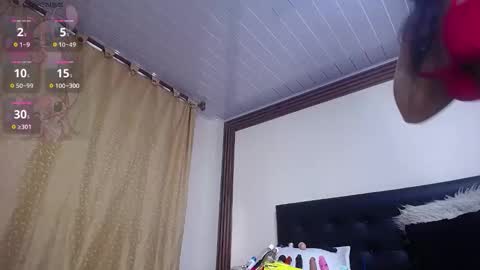 annie_scott_ online show from 10-17-25, 08:33