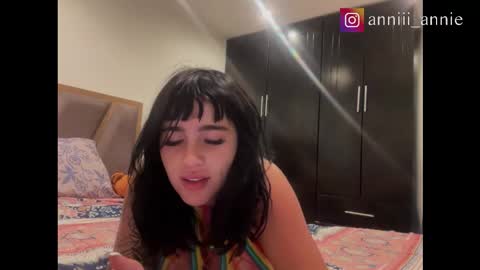 JEANNE no olvides seguirme dont forget follow me  uu online show from 10-23-25, 08:51