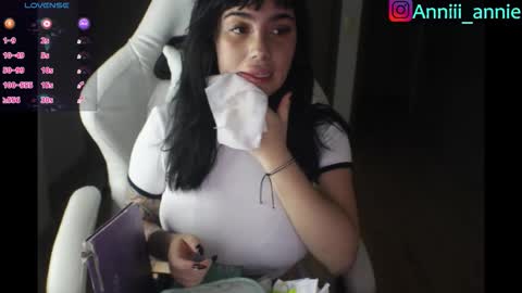 JEANNE no olvides seguirme dont forget follow me  uu online show from 03-18-26, 12:25