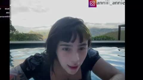 Snapshot of annie_snow_ chatting on 06-25-26, 10:36 JEANNE no olvides seguirme dont forget follow me uu online show from 06-25-26, 10:36