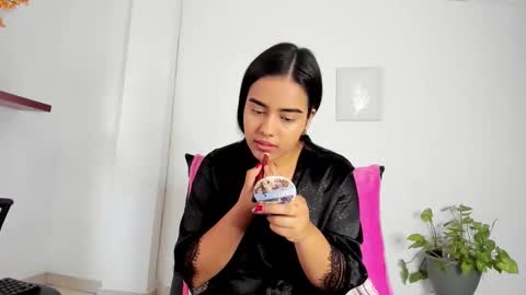 Snapshot of annie_sweet6 chatting on 10-01-25, 02:01 Annie online show from 10-01-25, 02:01